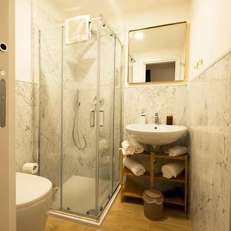 בית הארחה Profumo Storico נאפולי