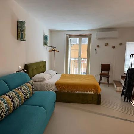 בית הארחה Profumo Storico נאפולי