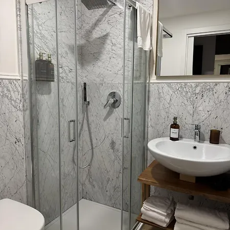 Profumo Storico 4* נאפולי