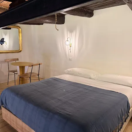 Profumo Storico Πανσιόν Νάπολη