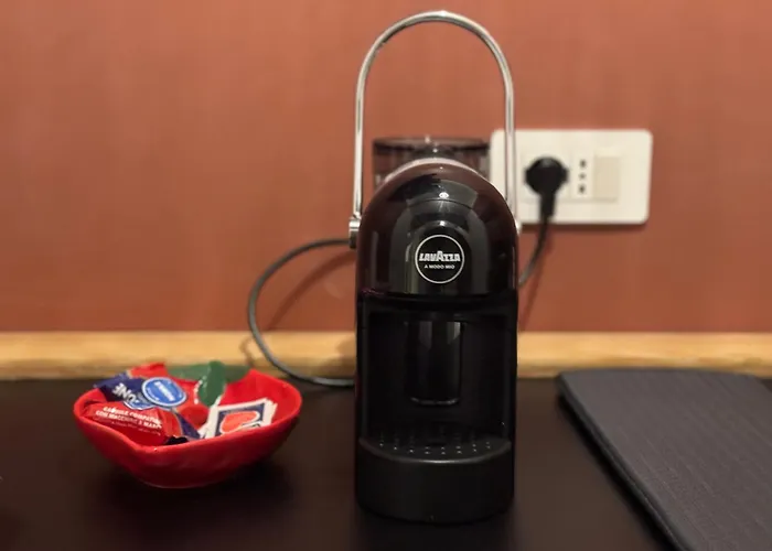 Profumo Storico 4* نابولي