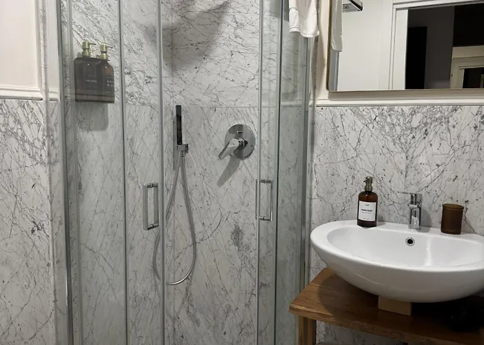 Profumo Storico 4* نابولي